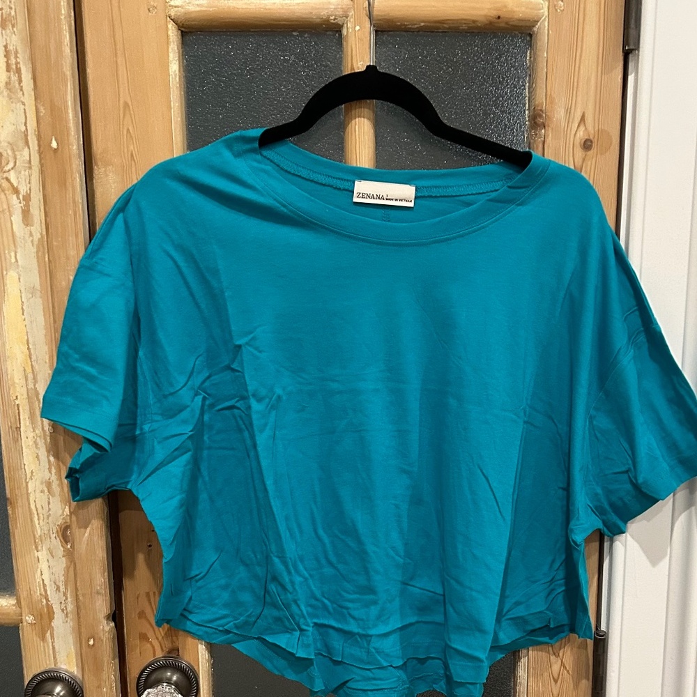 Zenana round neck cropped Tshirt in lt teal sizes s,m,l